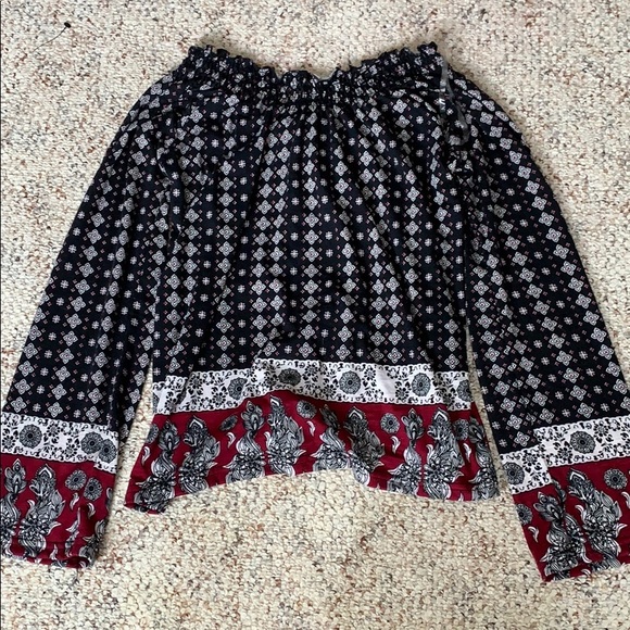 Rue 21 patterned off the shoulder top - Picture 2 of 2